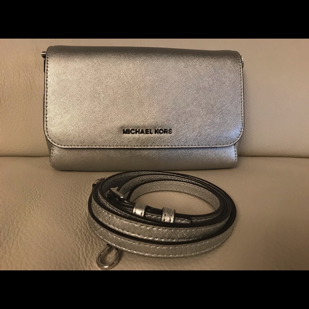 MICHAEL KORS Leather Pouchette/Crossbody
